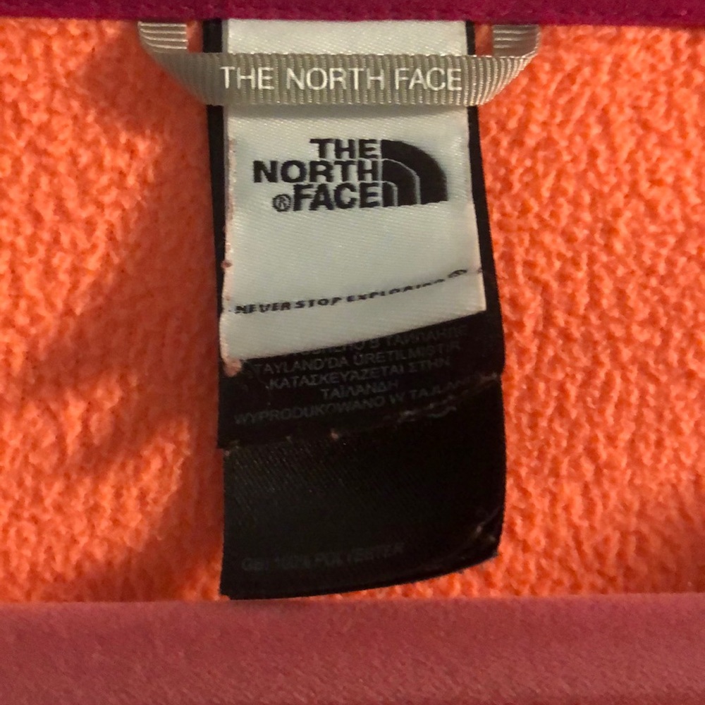 The North Face women’s zip up fleece - Picture 2 of 4